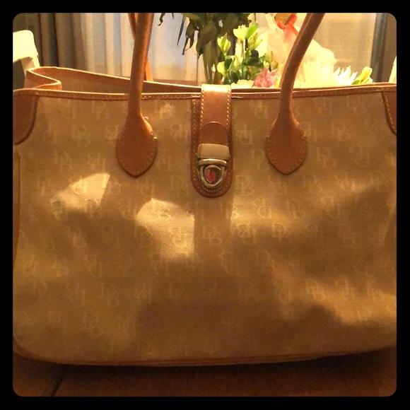 Dooney & Bourke Bag (handbag) - Picture 1 of 8
